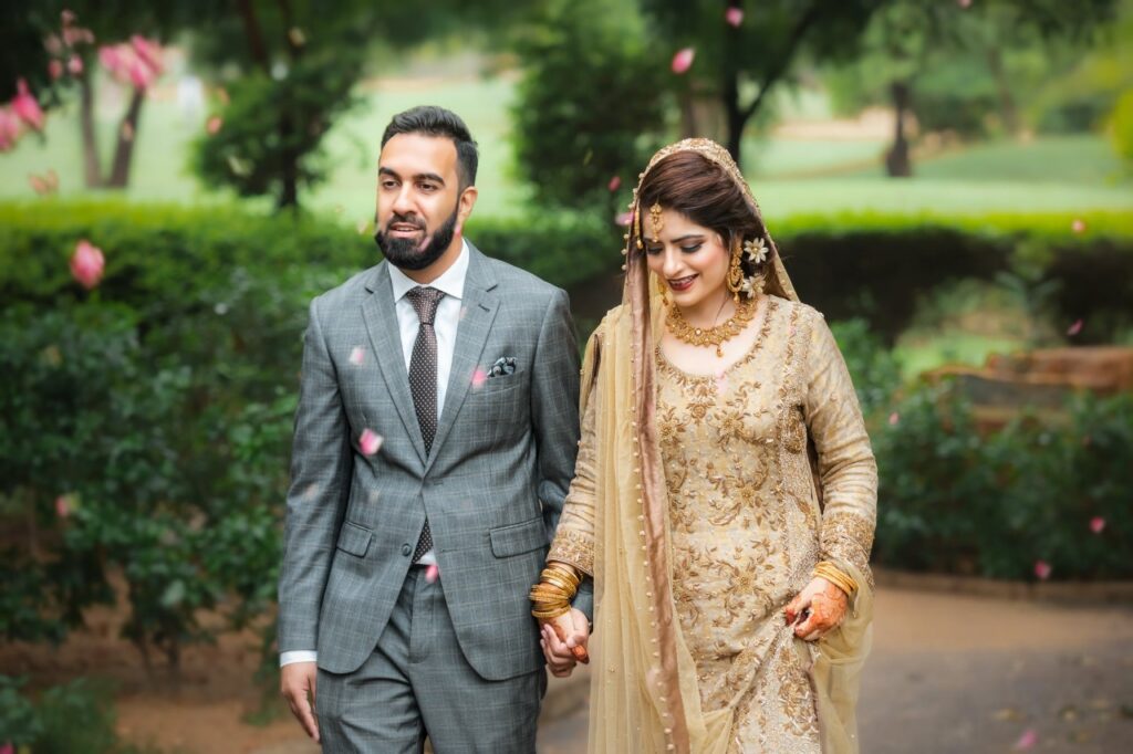 Blog 1: 10 Must-Have Wedding Photos You’ll Treasure Forever dewatermark.ai 1757240721383